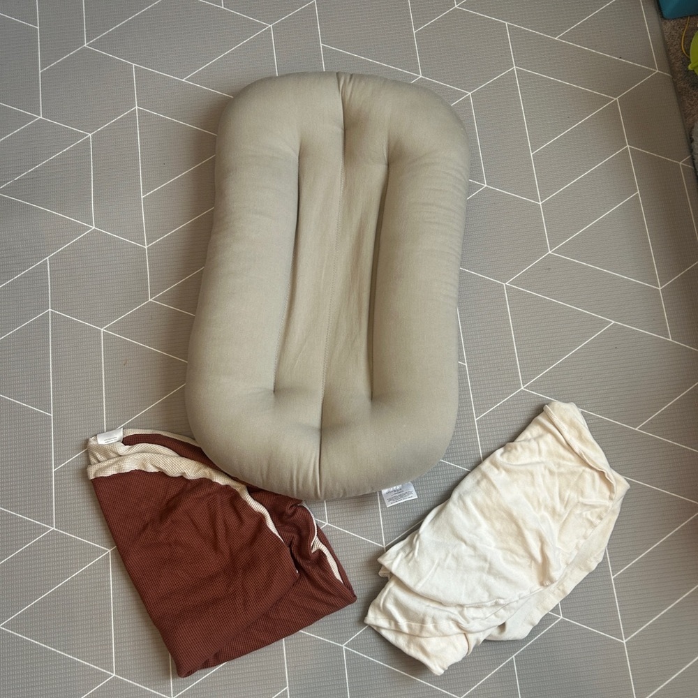 Snuggle Me infant lounger and covers